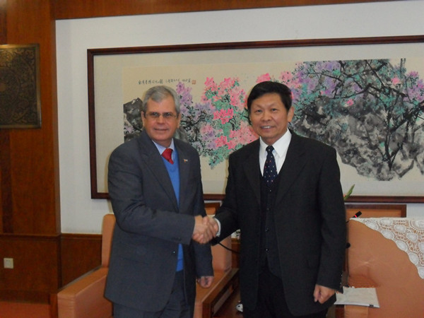 中國(guó)經(jīng)濟(jì)體制改革基金會(huì)宋曉梧會(huì)長(zhǎng)接見(jiàn)古巴國(guó)務(wù)委員會(huì)執(zhí)行秘書                                                                